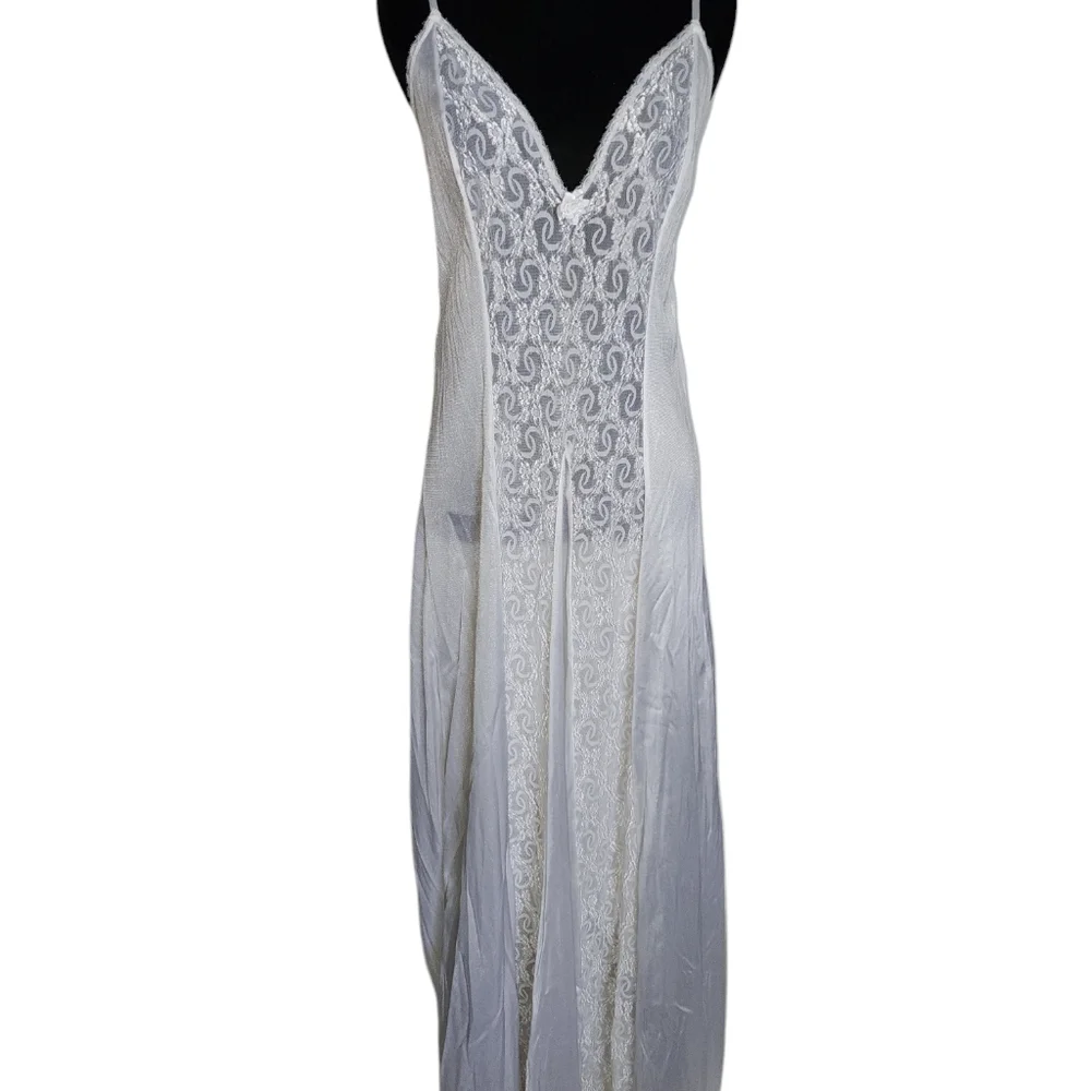 Vintage-Inspired White Lace Inset Maxi Nightgown – Romantic & Bridal
